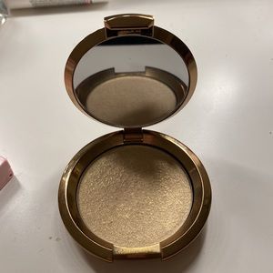 Becca highlighter